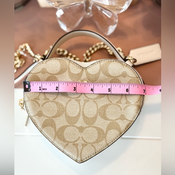 New Coach Heart Crossbody Bag - Picture 10 of 10